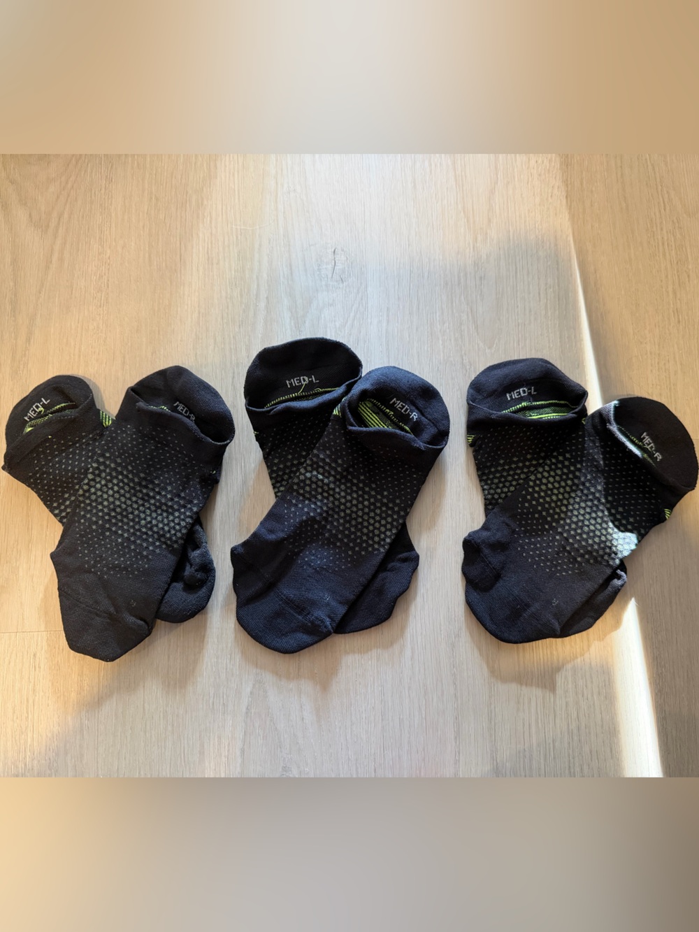 Women’s Medium Running Crew Tab Socks 3 pairs